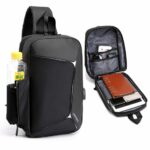 Mochila Transversal À Prova d’Água com Bolso para Celular, Entrada USB e Diversos Compartimentos