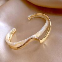 Bracelete Geométrico Feminino – Golden Wave