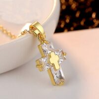 Colar com Crucifixo Feminino – Holy Crystal