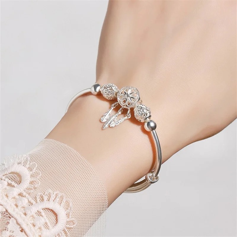 pulseira-delicada-berloques-magical-leaf-nobrestilo_03