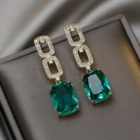 Brinco Feminino Clássico – Pure Green