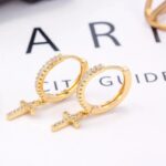 Brinco Cruz com Zircônia – Diamond Cross