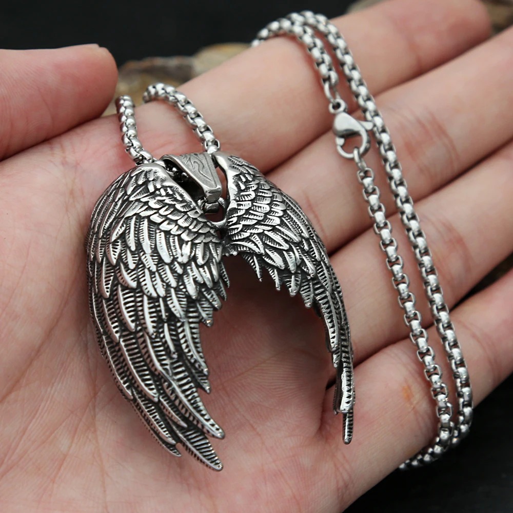 colar-com-pingente-de-asas-nobrestilo_04