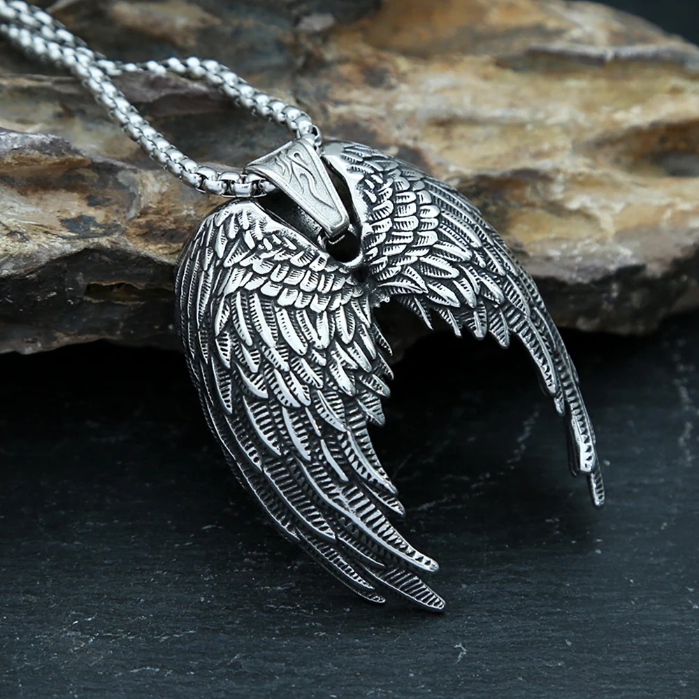 colar-com-pingente-de-asas-nobrestilo_05