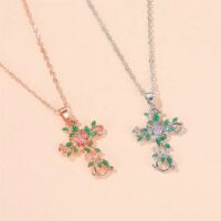 Colar Feminino Cruz Folhas – Delicate Faith