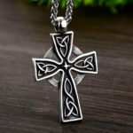 Corrente com Crucifixo em Aço Inoxidável – Celtic Cross