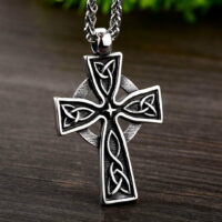 Corrente com Crucifixo em Aço Inoxidável – Celtic Cross