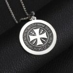 Colar Masculino com Medalhão e Oração em Latim – Domine