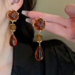 Brinco Feminino em Resina – Âmbar