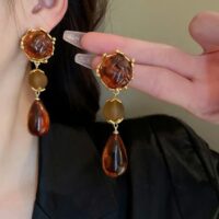 Brinco Feminino em Resina – Âmbar