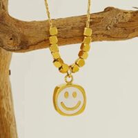 Colar Dourado Fashion – Smiley Face