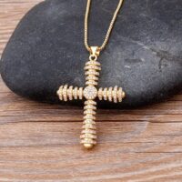 Colar Feminino em Cobre – Cruz de Cristal