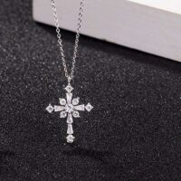 Colar Minimalista em Prata – Yeshua