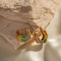 Brinco Cravejado Banhado a Ouro 18k – Radiant Gold