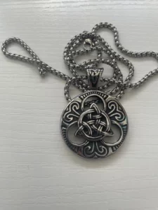 Amuleto Círculo da Eternidade em Aço Inoxidável photo review