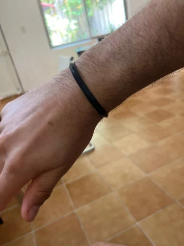 Bracelete Rígido Masculino – Basic photo review
