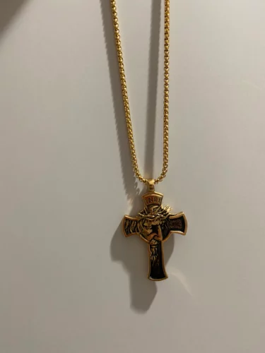 Corrente com Crucifixo Banhado a Ouro 18k – INRI photo review
