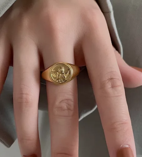 Anel Vintage Dourado de Anjo – Renaissance photo review