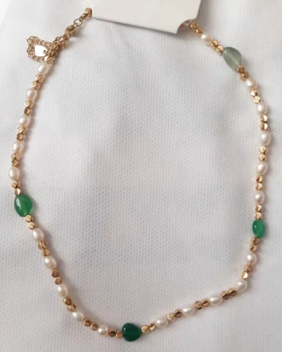 Colar Pérolas de Água Doce e Quartzo Verde – Encanto Riviera photo review
