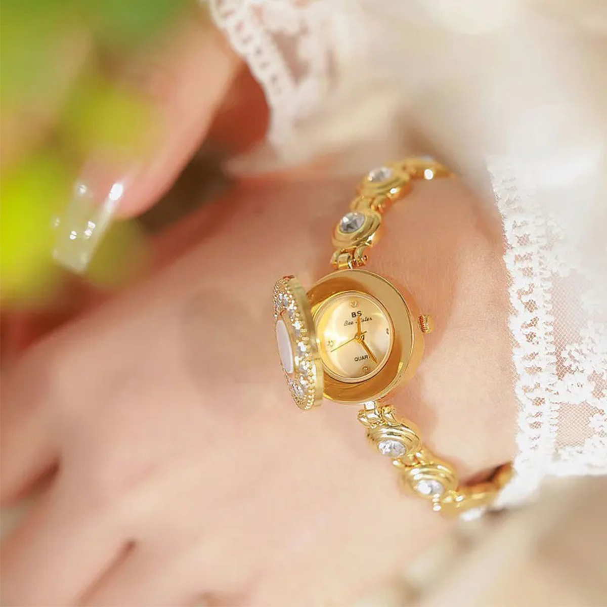 BraceleteComRelogioEnigmatica-1