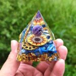 Orgonite Pirâmide Sunflower – Ametista e Lápis Lazuli